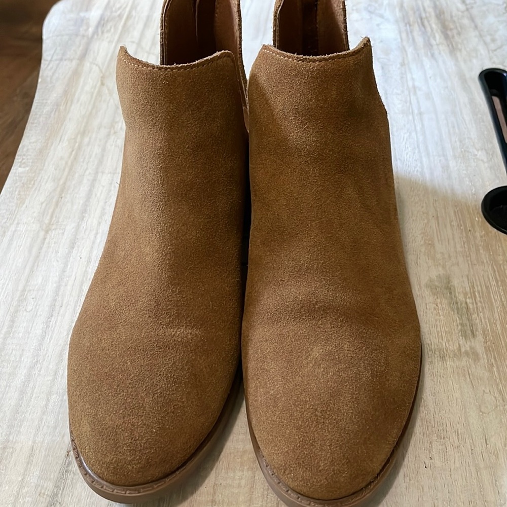 Steve Madden suede ankle boot - in good condition